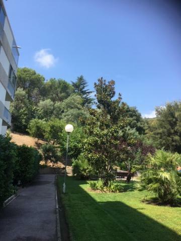 Lesjardinsfleuris Apartamento Mandelieu Exterior foto